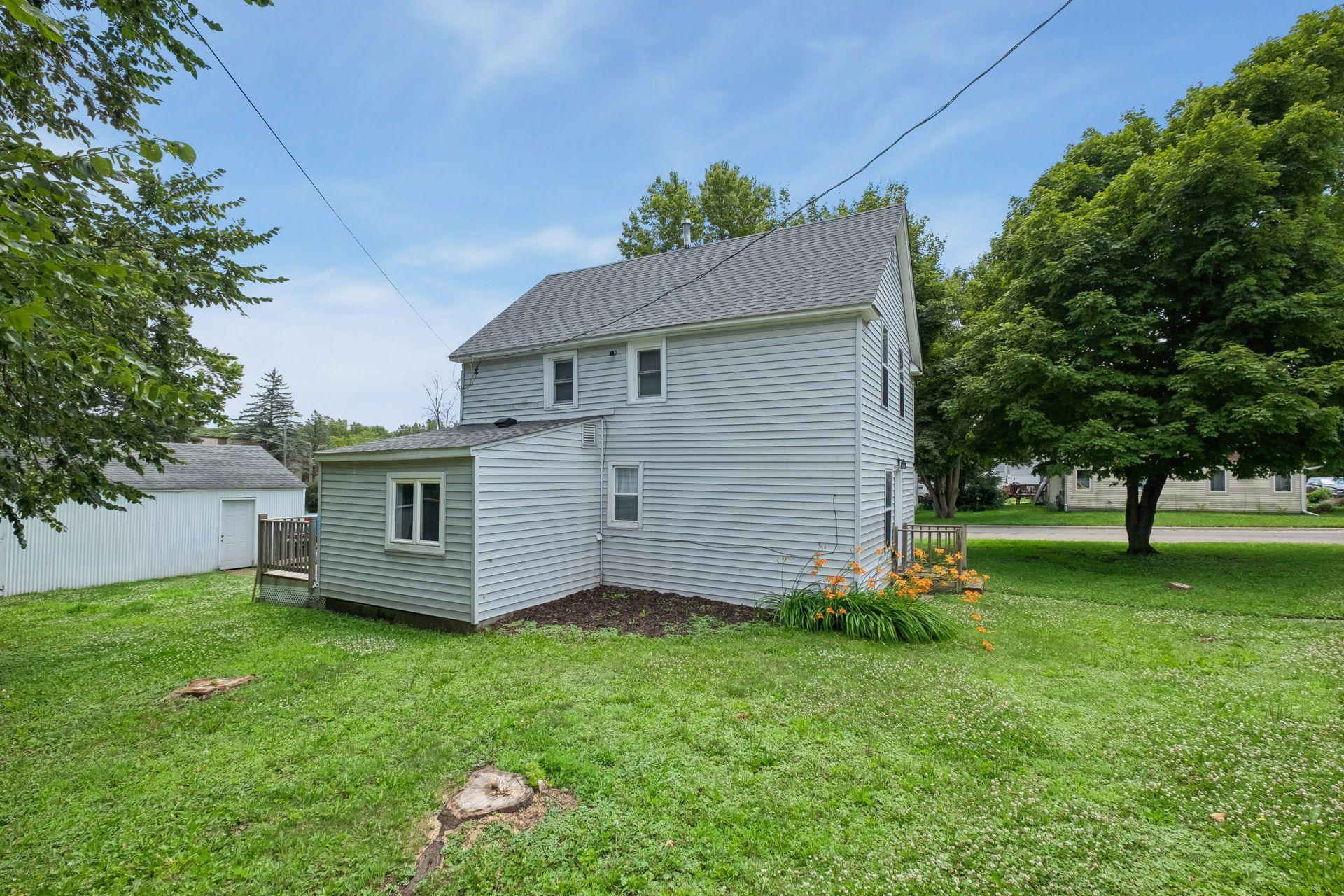 415 Francis Street Faribault, MN 55021 - Photo 2 of 34