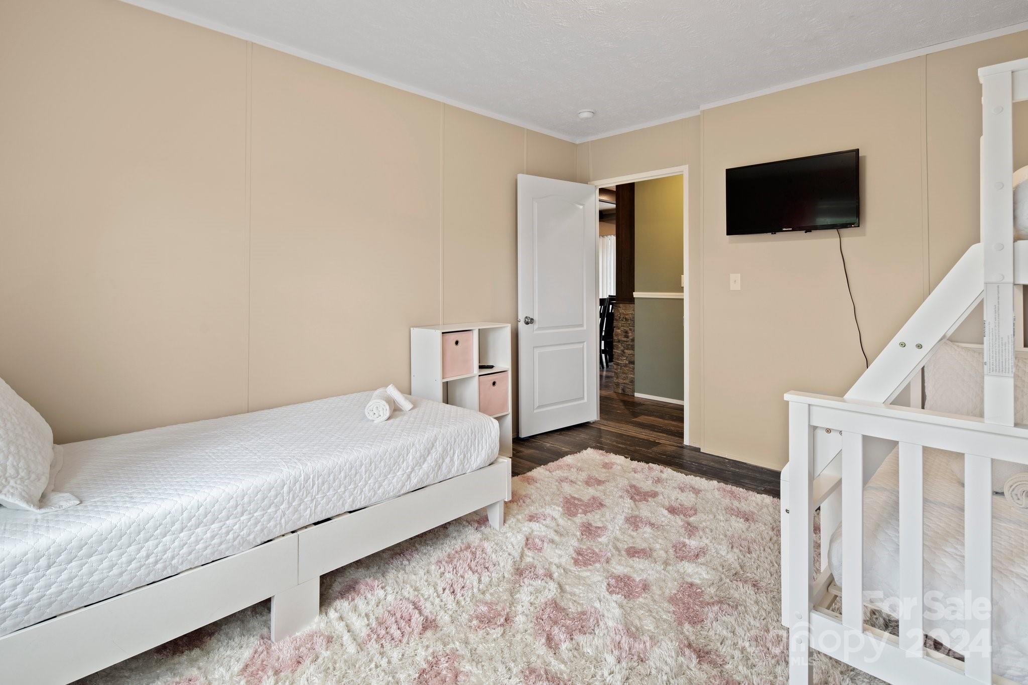 112 Cook Road Hot Springs, NC 28743 - Photo 34 of 37 Gallery Image 34
