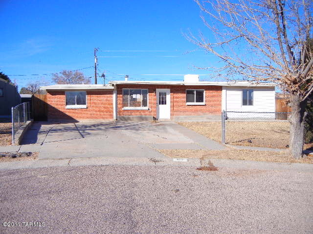 655 East Post Road Benson, AZ 85602 - Photo 1 of 22