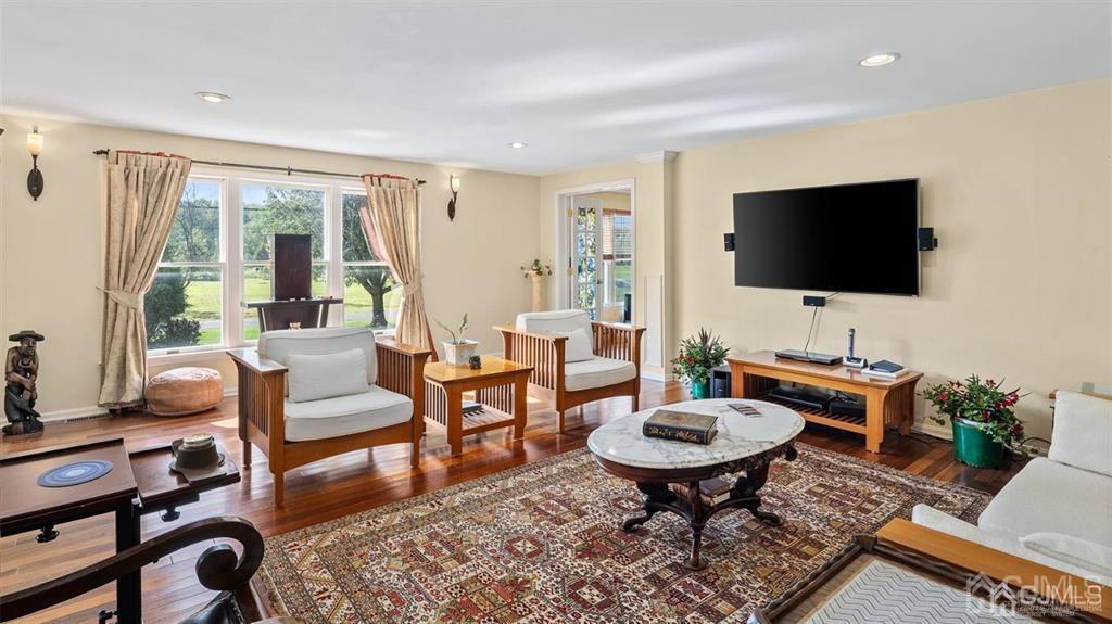 93 Petty Road Cranbury, NJ 08512 - Photo 7 of 41