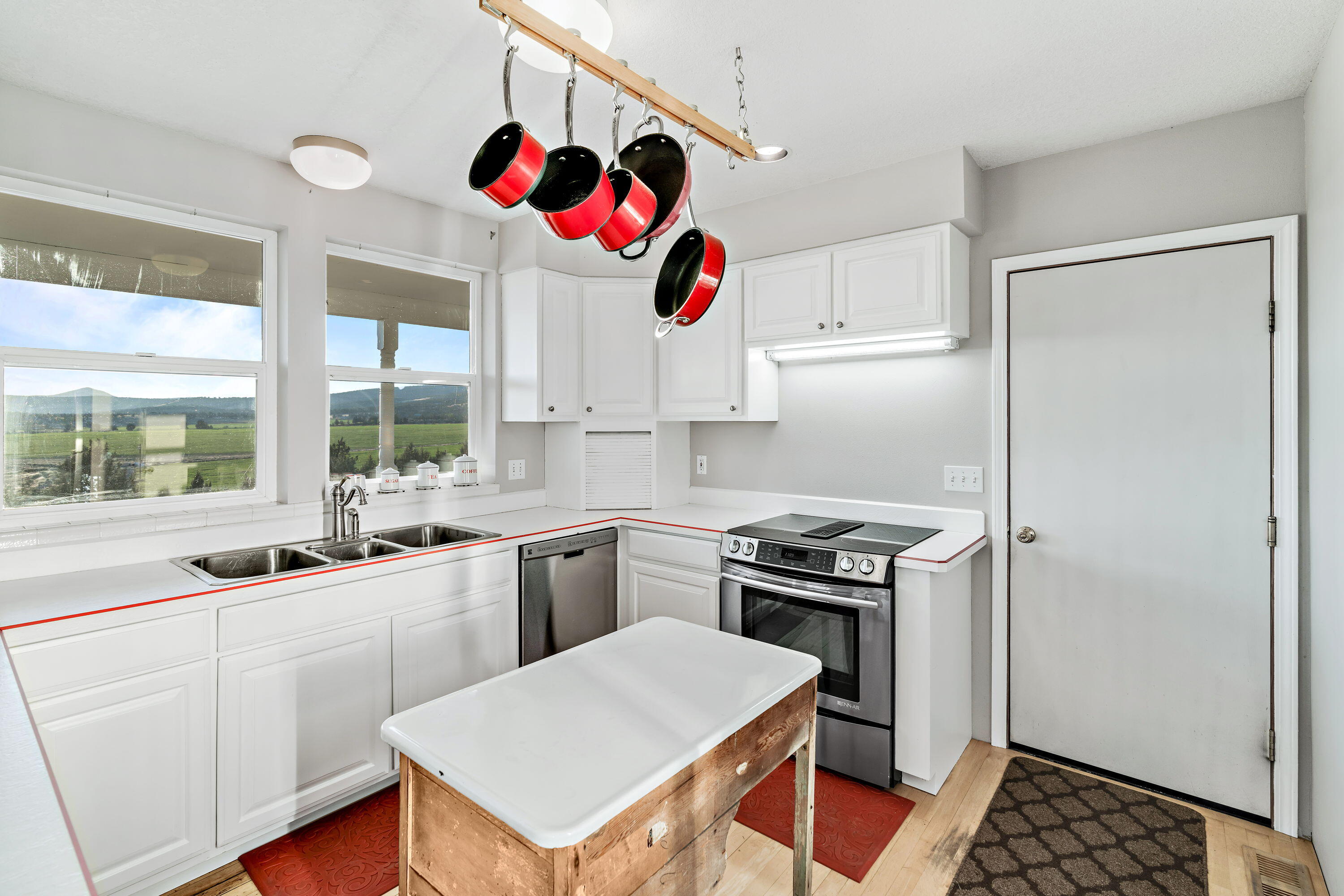 10200 Grizzly Road Prineville, OR 97754 - Photo 9 of 46 19__DSC7800