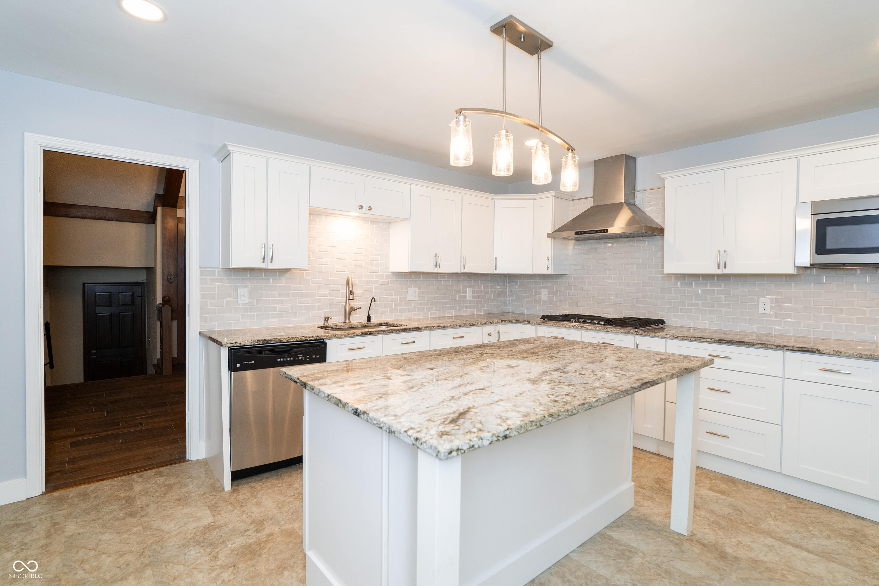 6235 Johnson Road Indianapolis, IN 46220 - Photo 6 of 73 Gallery Image 6