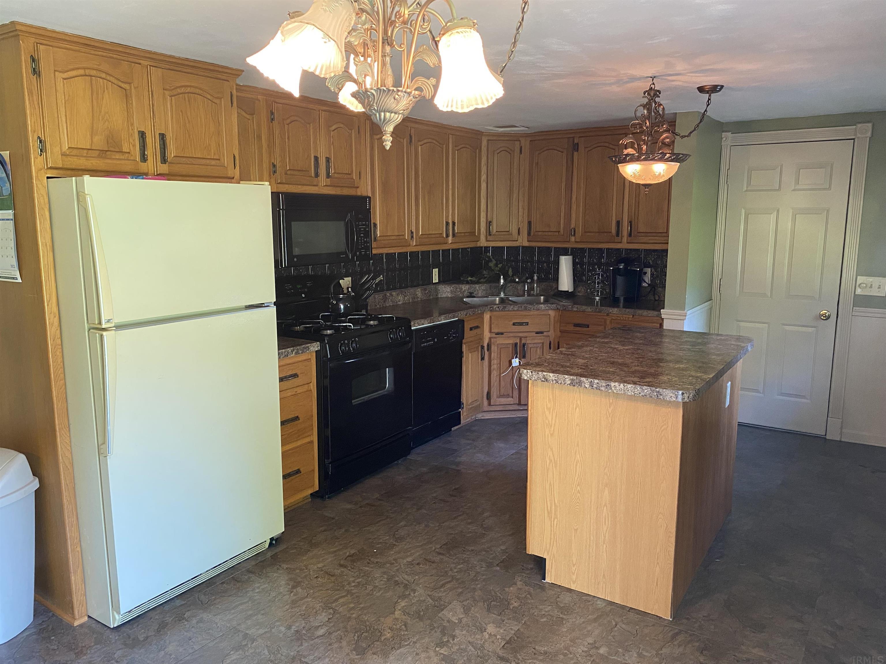 3823 North Salem Road Decatur, IN 46733 - Photo 6 of 23