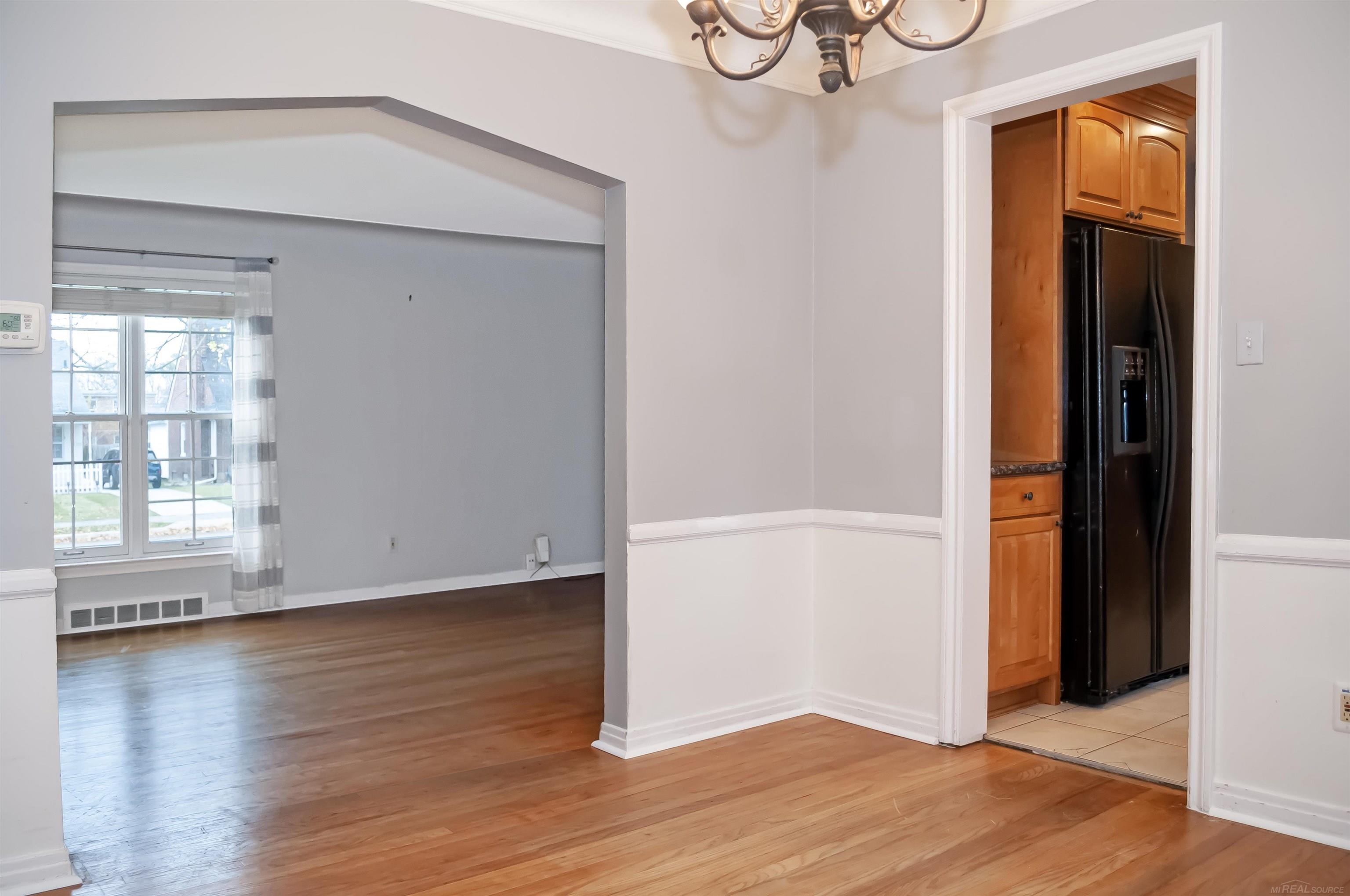 1891 Oxford Road Grosse Pointe, MI 48236 - Photo 12 of 34 50086280-11.JPG