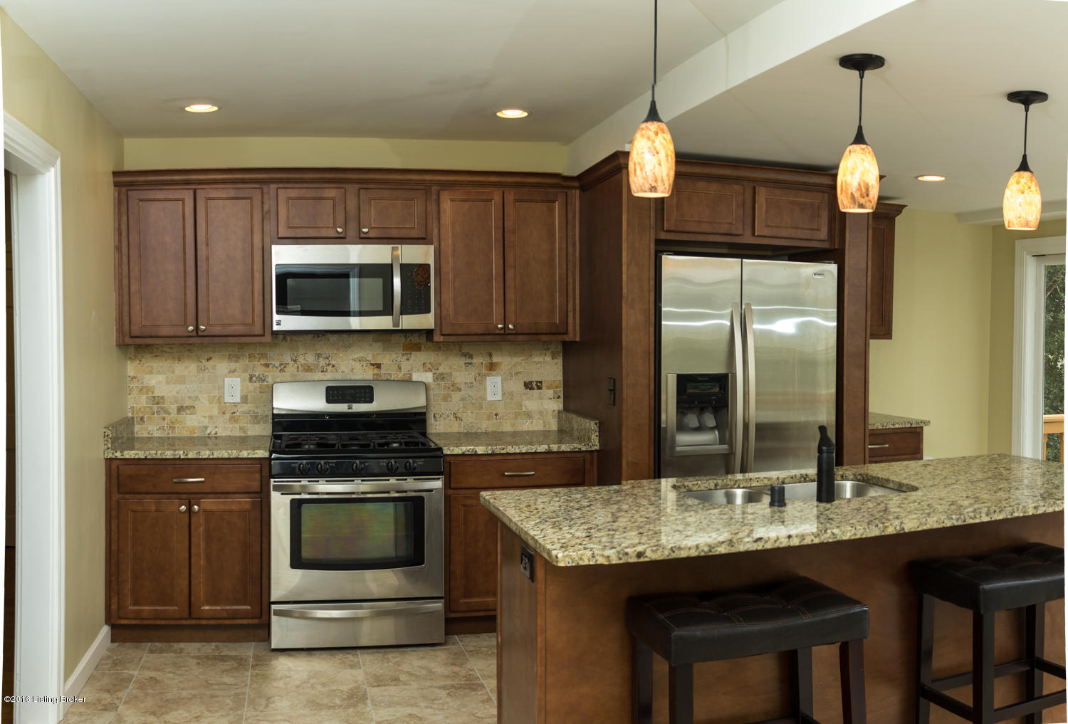 8802 Charing Cross Road Louisville, KY 40222 - Photo 4 of 19 IMG_4521-Pano
