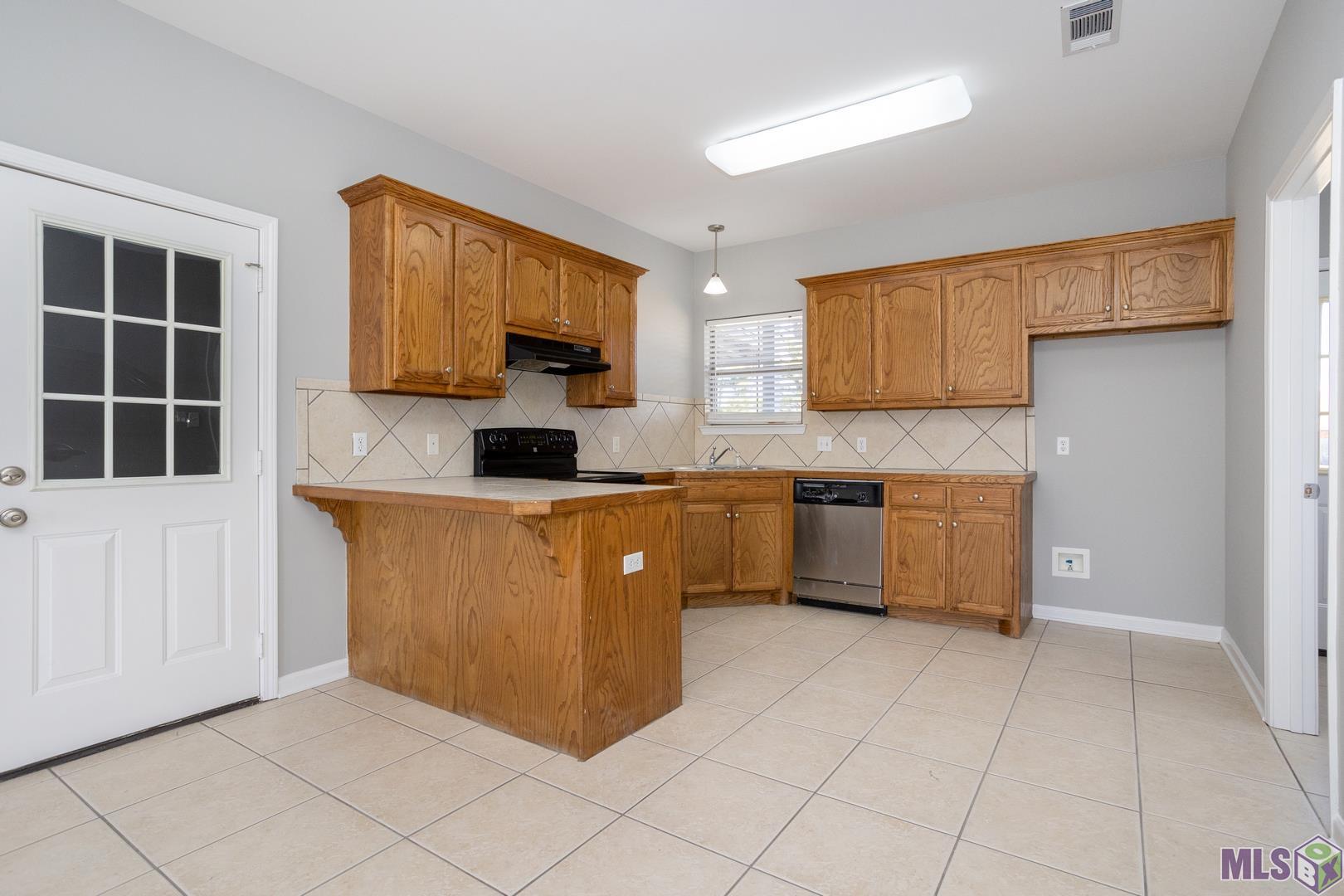 35274 Cane Market Road Denham Springs, LA 70706 - Photo 8 of 32 Gallery Image 8