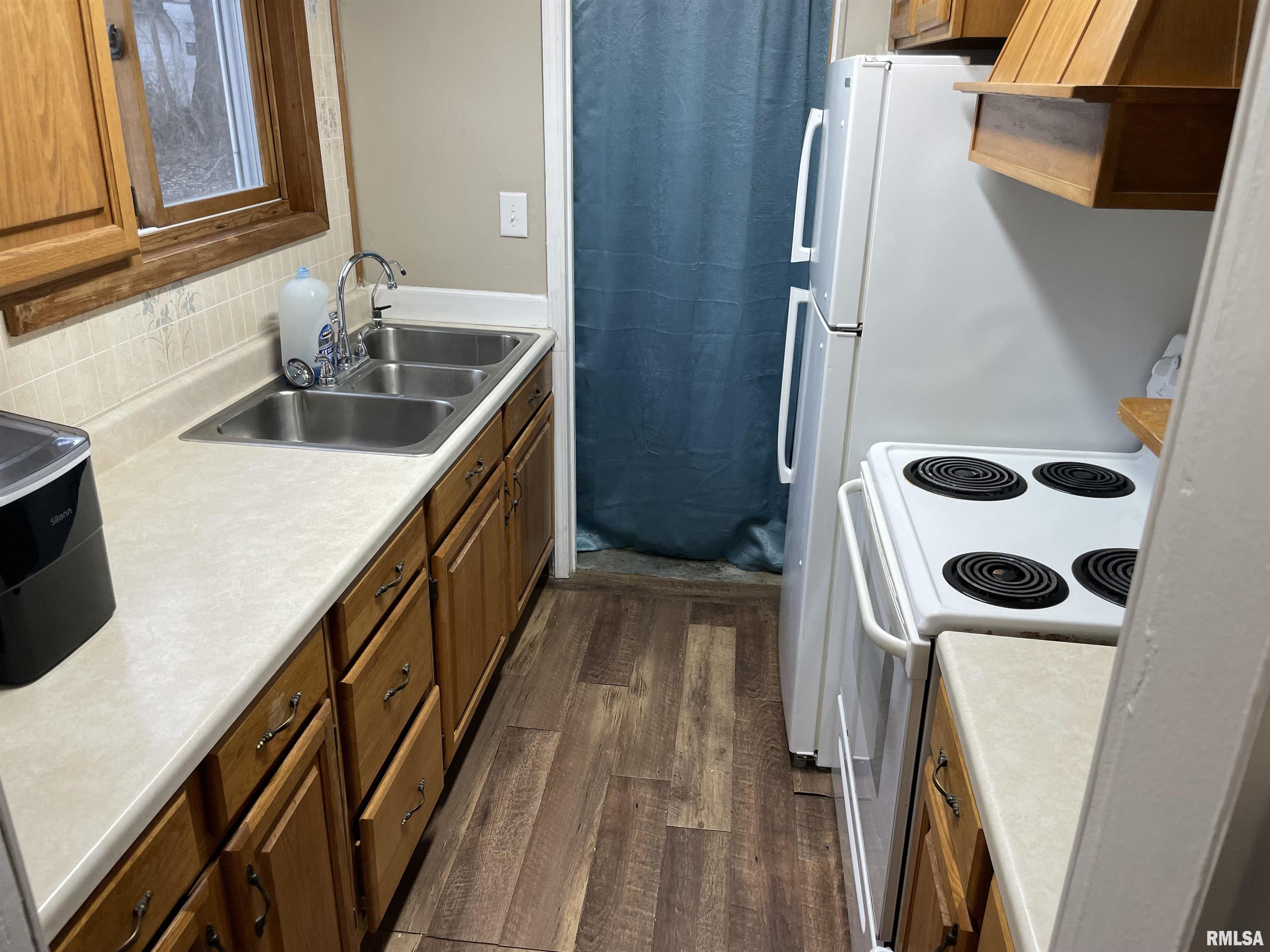 215 Craig Road Marquette Heights, IL 61554 - Photo 6 of 18 Gallery Image 6