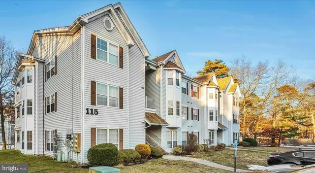 $210,000 | 2 Navajo Court, Absecon, NJ 08205