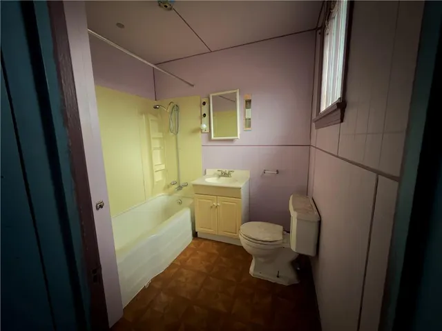 $84,900 | 1207-1207 Rear 6th Avenue, Ford City, PA 16226