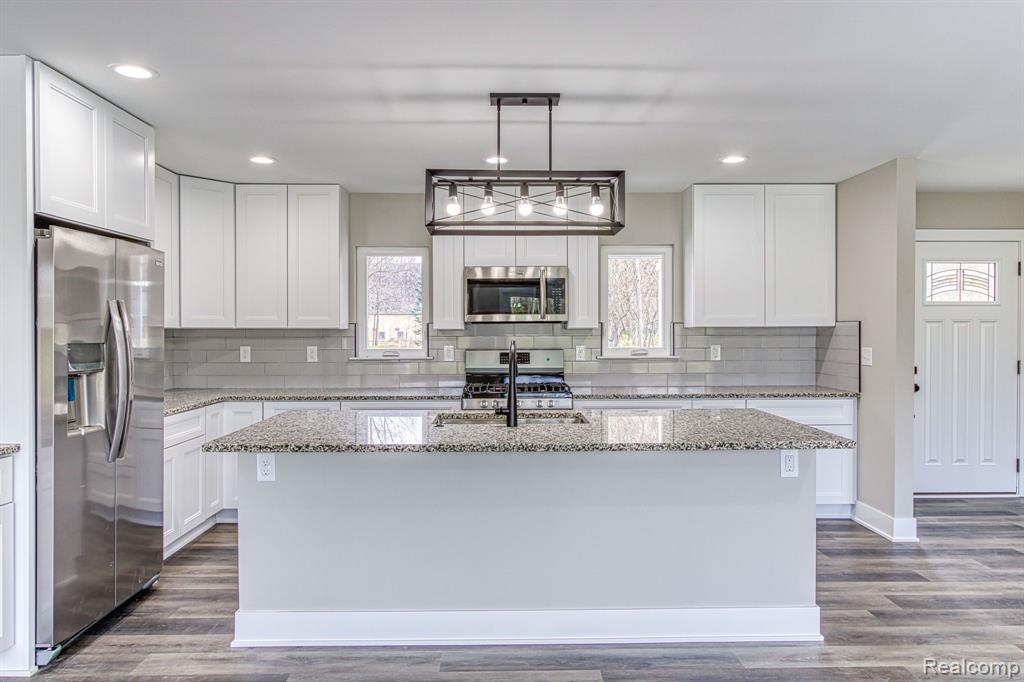 72075 Van Dyke Road Romeo, MI 48065 - Photo 6 of 49