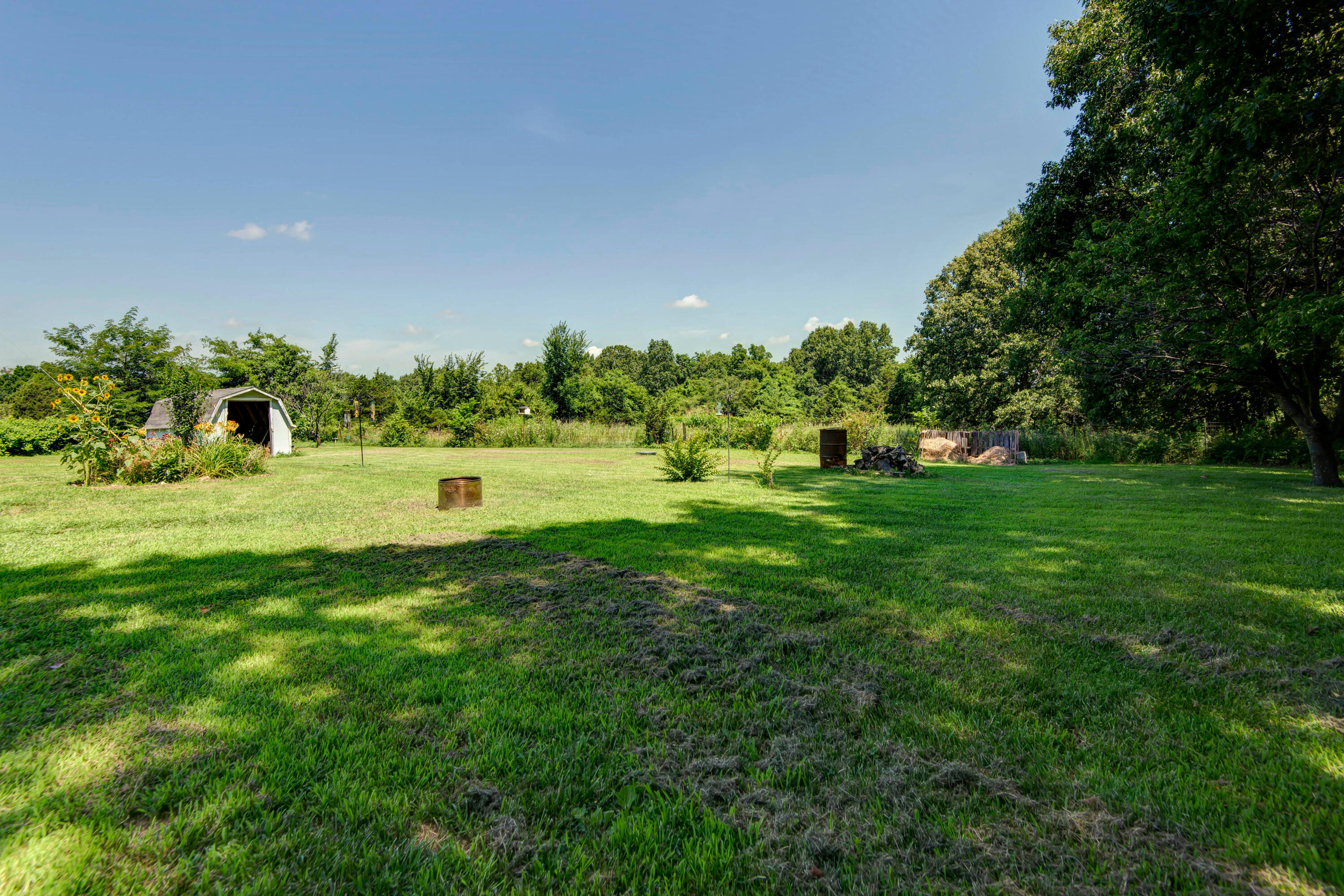 4302 UU Road Elkland, MO 65644 - Photo 17 of 21 Backyard