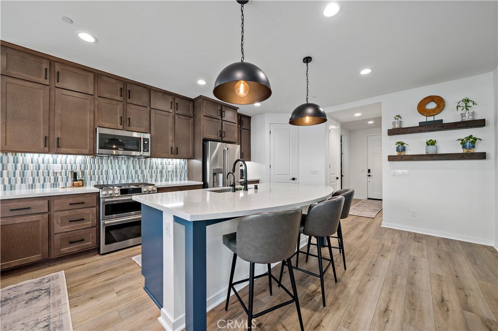 32230 Penstemon Way Temecula, CA 92591 - Photo 16 of 61 Kitchen
