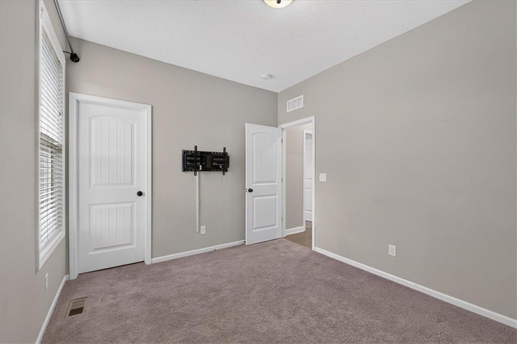 1829 Northeast Riley Drive Lee's Summit, MO 64086 - Photo 14 of 40