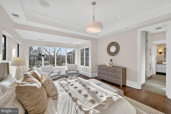 $3,499,000 | 4964 Eskridge Terrace Northwest, Washington, DC 20016