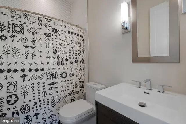 $3,650,000 | 4964 Eskridge Terrace Northwest, Washington, DC 20016