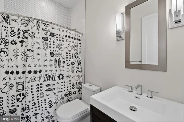 $3,499,000 | 4964 Eskridge Terrace Northwest, Washington, DC 20016