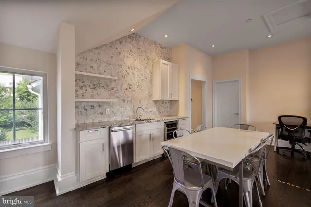 $3,650,000 | 4964 Eskridge Terrace Northwest, Washington, DC 20016