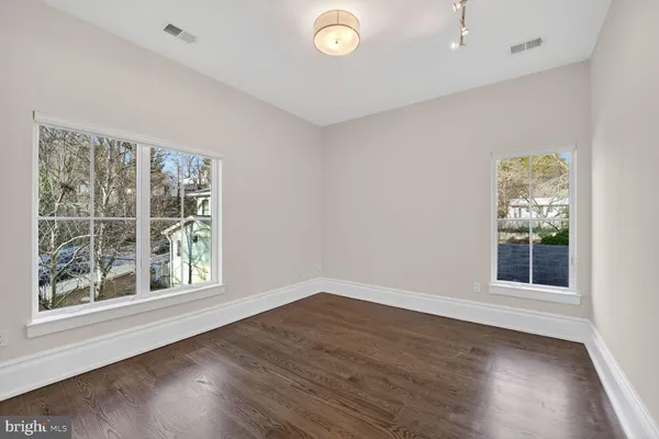 $3,499,000 | 4964 Eskridge Terrace Northwest, Washington, DC 20016