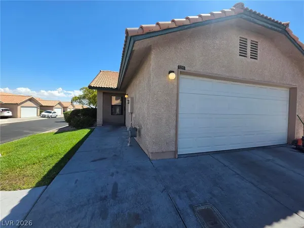 $1,200 | 328 Caracas Drive, Las Vegas, NV 89145