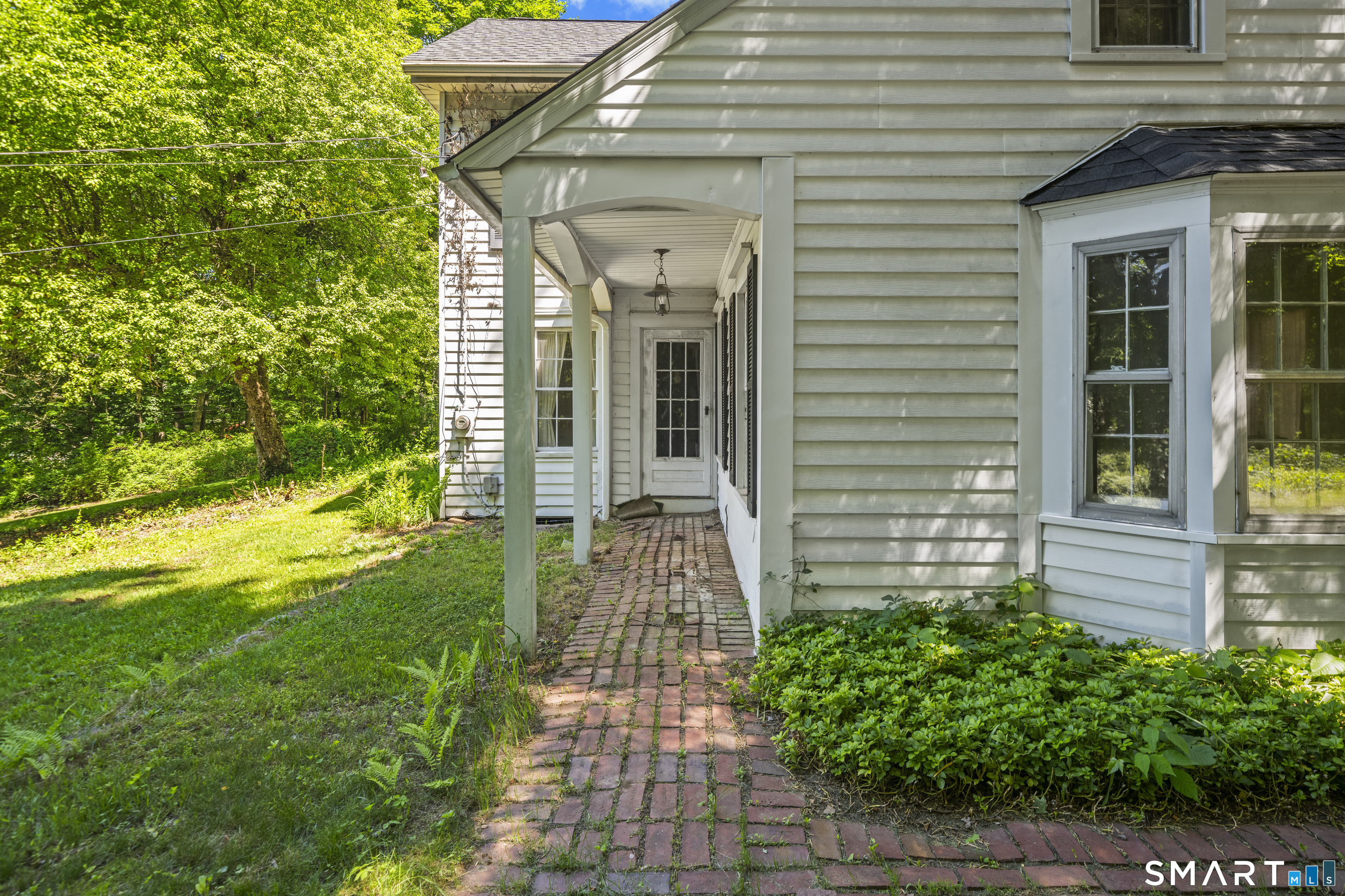 128 Terry's Plain Road Simsbury, CT 06070 - Photo 3 of 40