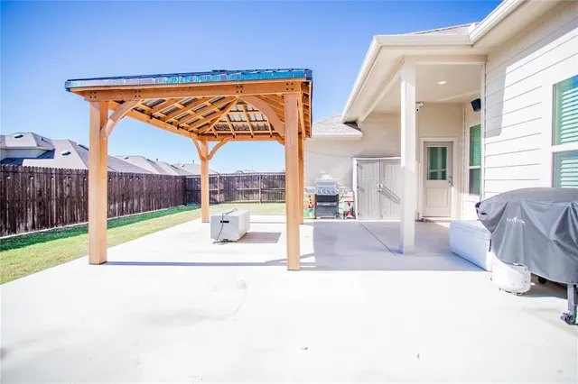 $2,150 | 821 San Madrid Trail, Fort Worth, TX 76052