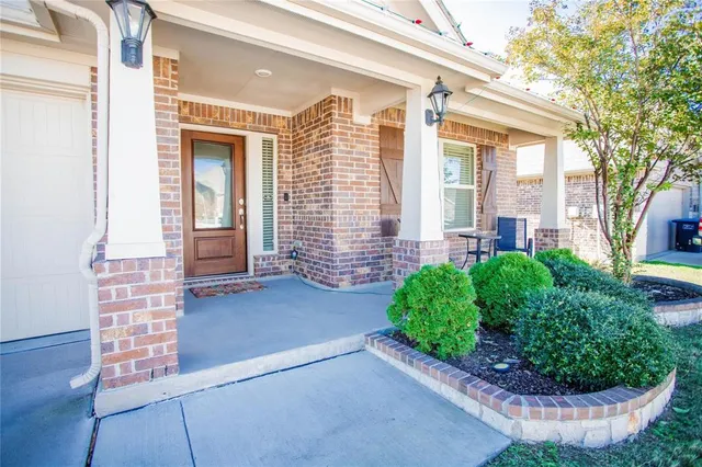 $2,150 | 821 San Madrid Trail, Fort Worth, TX 76052