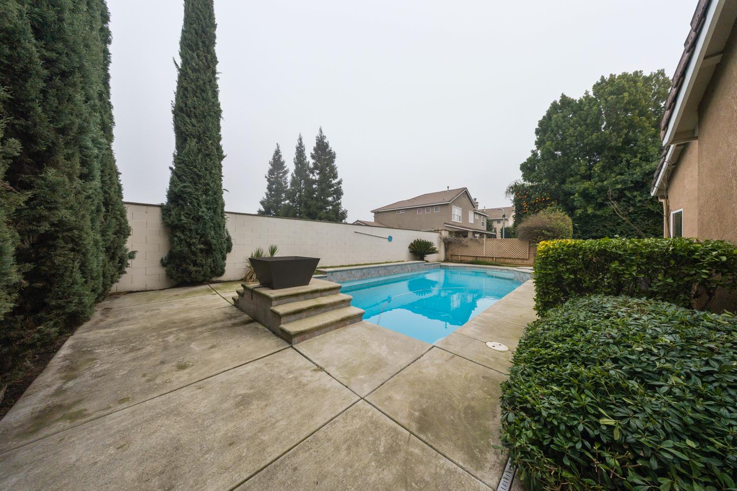 4601 Vía Altura Modesto, CA 95357 - Photo 28 of 30 a view of a terrace with chairs