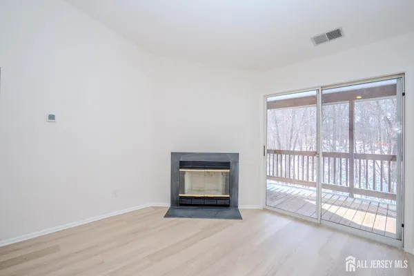 $2,350 | 32 Tanglewood Court, Monmouth Junction, NJ 08852