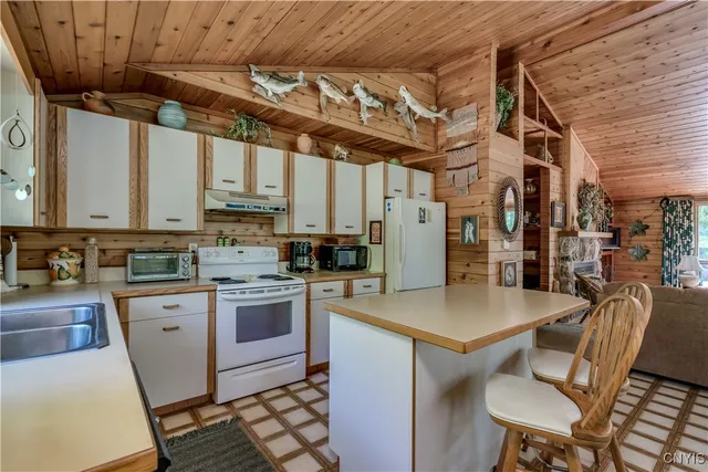 $386,000 | 22000 Club House Drive, Alexandria, NY 13640