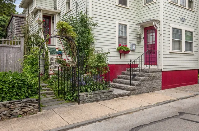 $1,400,000 | 74 3rd Street, Newport, RI 02840
