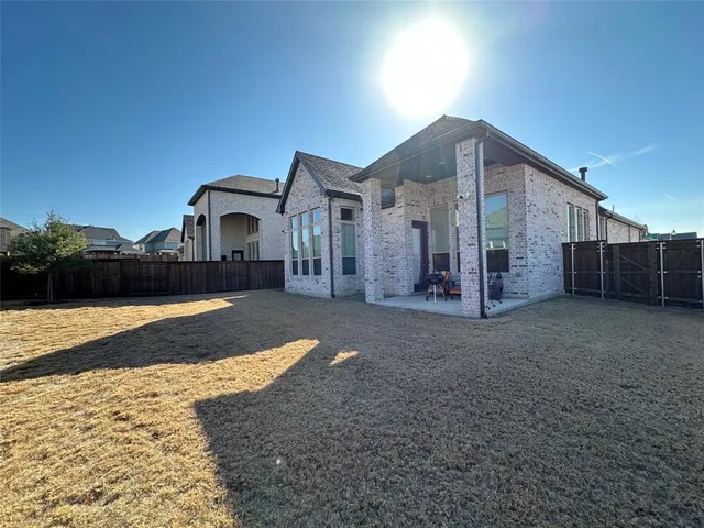 a house view with a outdoor space