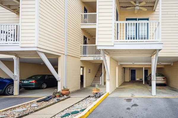 $2,000 | 2421 Beachview Drive, Unit G13, Ocean Springs, MS 39564