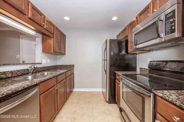 $2,000 | 2421 Beachview Drive, Unit G13, Ocean Springs, MS 39564
