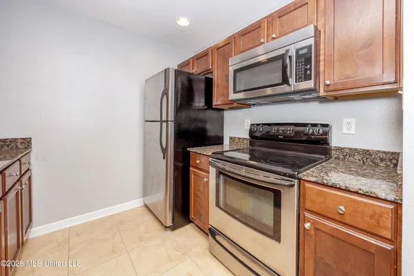 $2,000 | 2421 Beachview Drive, Unit G13, Ocean Springs, MS 39564