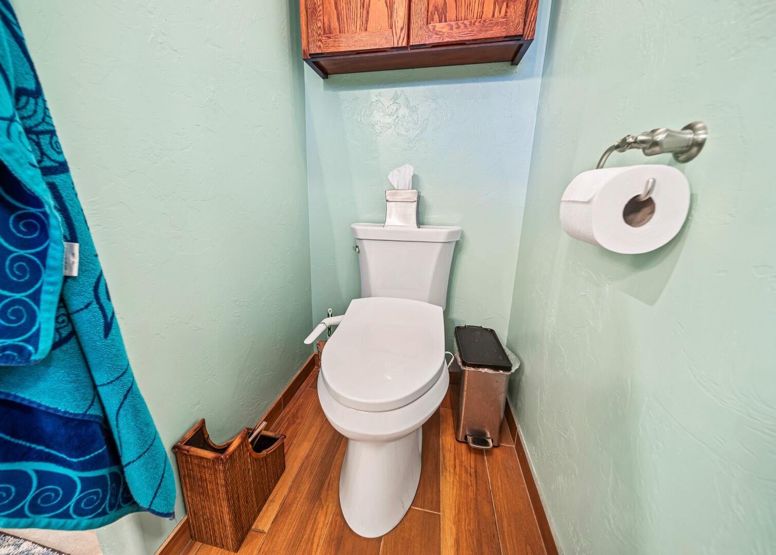 15638 Jones Road White City, OR 97503 - Photo 32 of 65 F28 Master Toilet