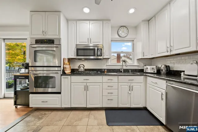 $825,000 | 407 Overbrook Road, Northvale, NJ 07647