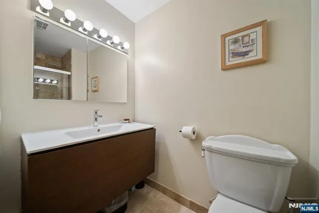 $825,000 | 407 Overbrook Road, Northvale, NJ 07647