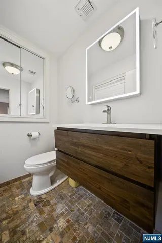 $825,000 | 407 Overbrook Road, Northvale, NJ 07647