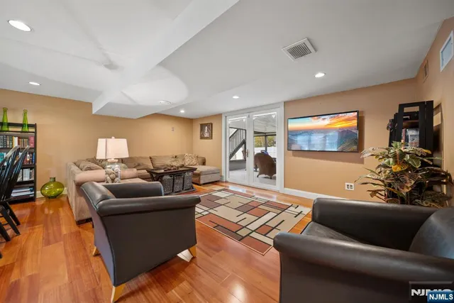 $825,000 | 407 Overbrook Road, Northvale, NJ 07647