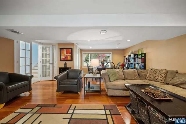 $825,000 | 407 Overbrook Road, Northvale, NJ 07647