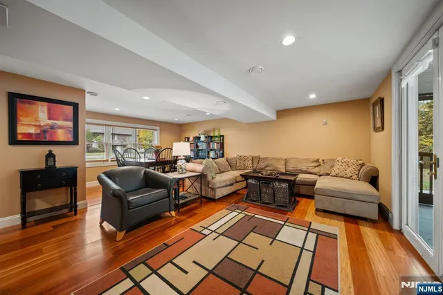 $825,000 | 407 Overbrook Road, Northvale, NJ 07647