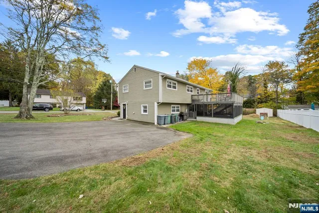 $825,000 | 407 Overbrook Road, Northvale, NJ 07647