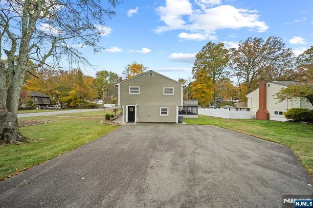 $825,000 | 407 Overbrook Road, Northvale, NJ 07647