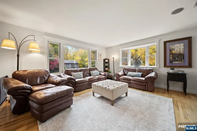 $825,000 | 407 Overbrook Road, Northvale, NJ 07647