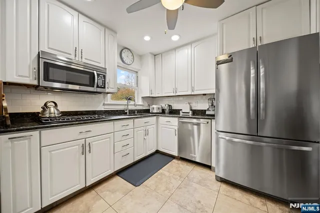 $825,000 | 407 Overbrook Road, Northvale, NJ 07647