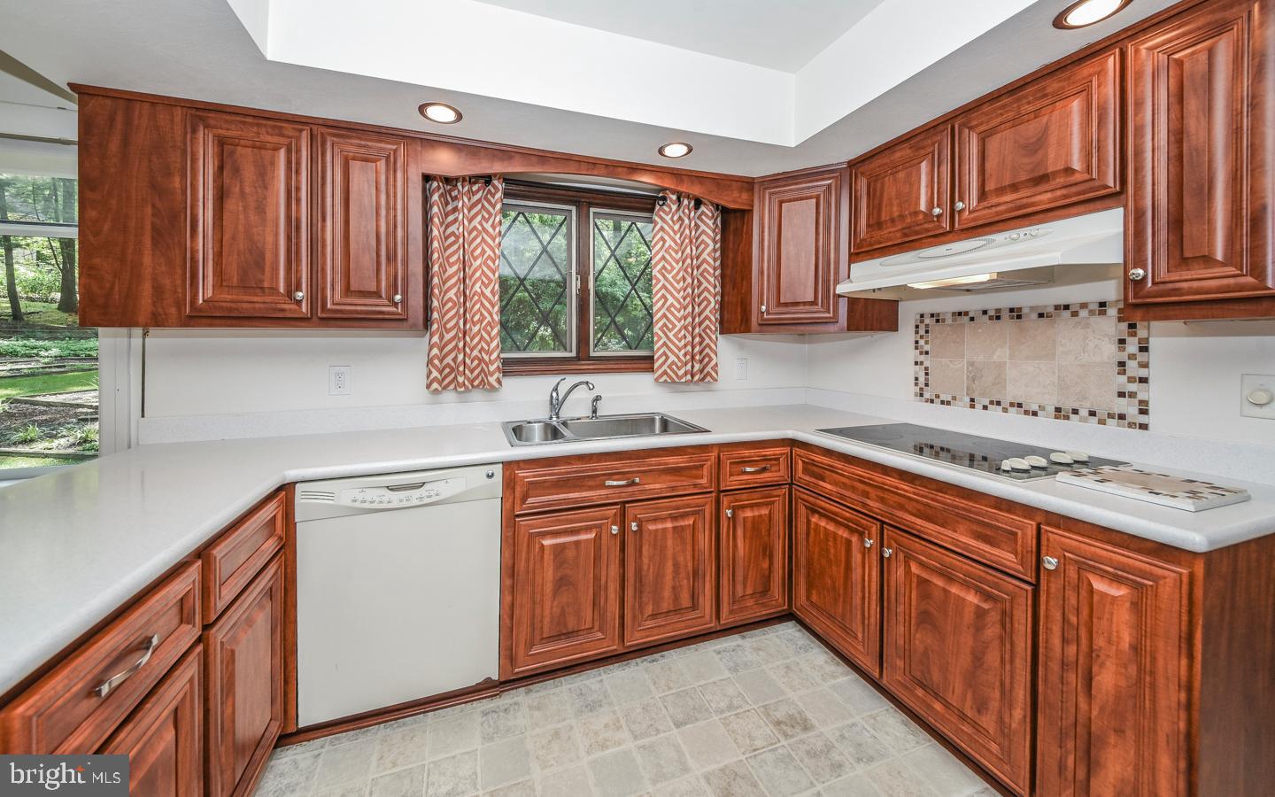 94 Lochatong Road Ewing, NJ 08628 - Photo 14 of 32 Gallery Image 14
