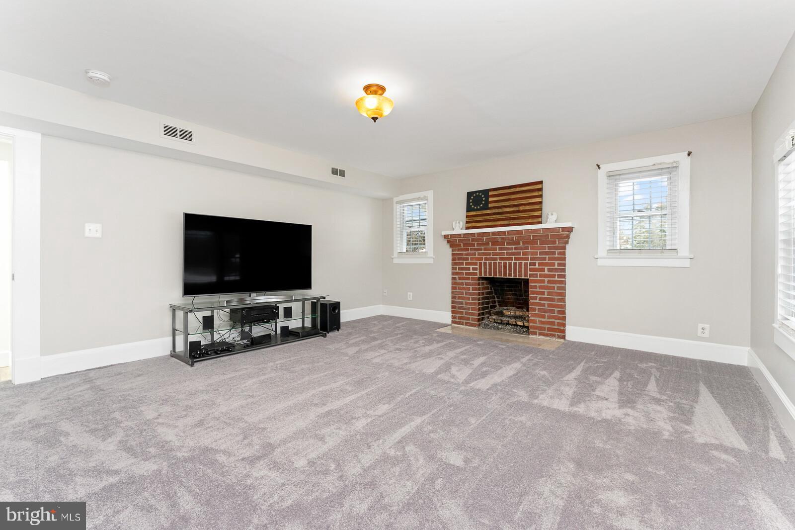 9284 Elk Run Road Catlett, VA 20119 - Photo 5 of 33 Family Room