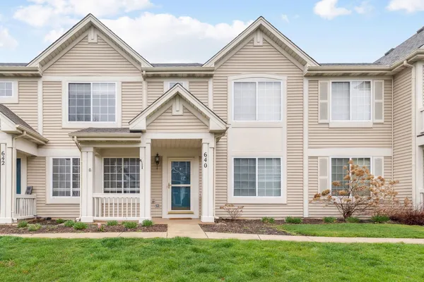 $2,100 | 640 Lincoln Station Drive, Oswego, IL 60543