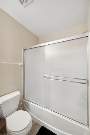 $2,100 | 640 Lincoln Station Drive, Oswego, IL 60543