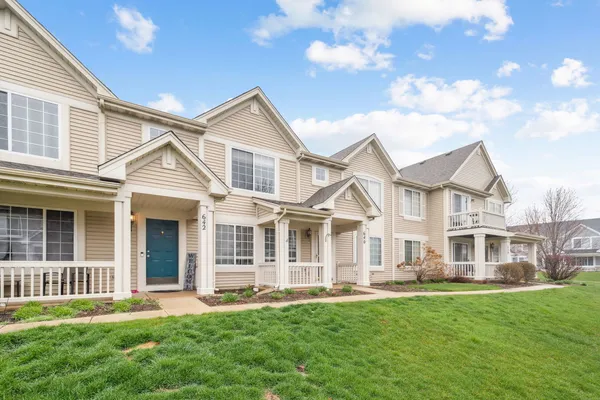 $2,100 | 640 Lincoln Station Drive, Oswego, IL 60543